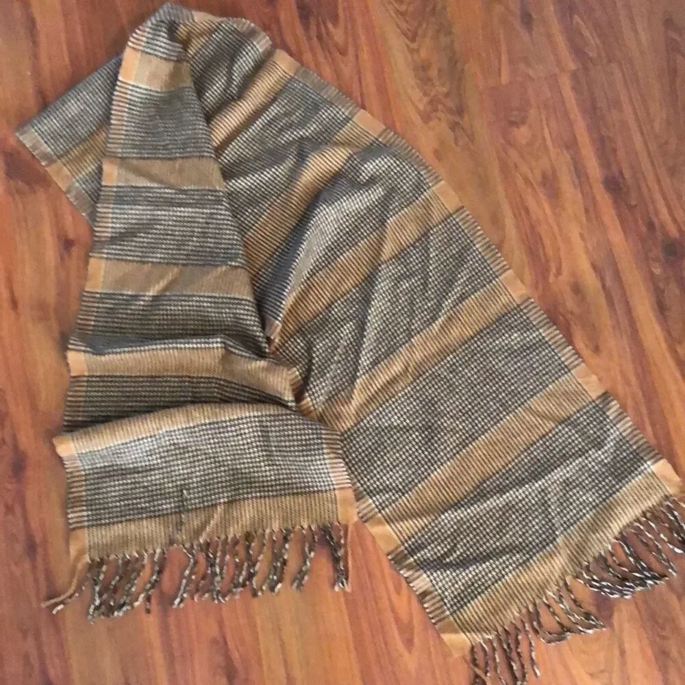 100% cashmere Beige plaid scarf made in Scotland